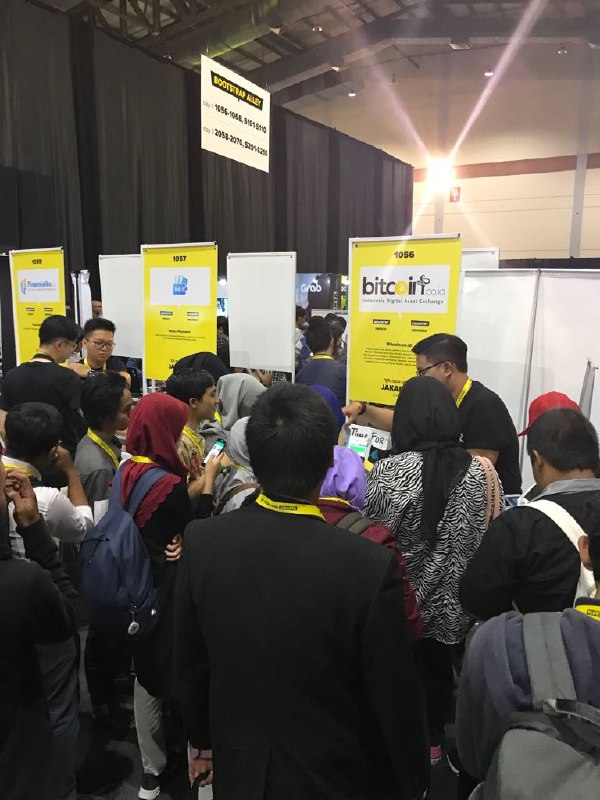 BITCOIN INDONESIA KEREN ABIS, 1 HARI DUA PAMERAN BESAR SEKALIGUS, TECH IN ASIA DAN BRI INDOCOMTECH 2017