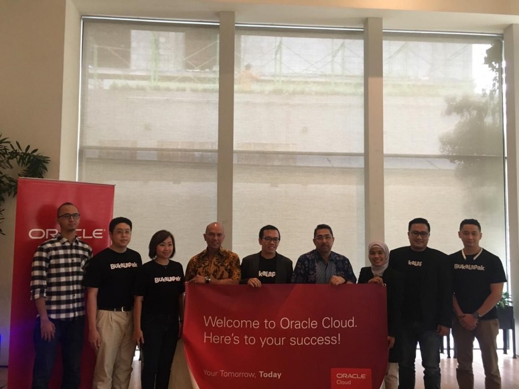 Bukalapak Adopsi Fintech Oracle Cloud picture