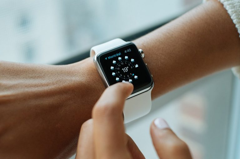Apple Watch Akan Memiliki Aplikasi Baru dari BlueWallet Loh! Bisa Untuk Memberi dan Menerima Bitcoin
