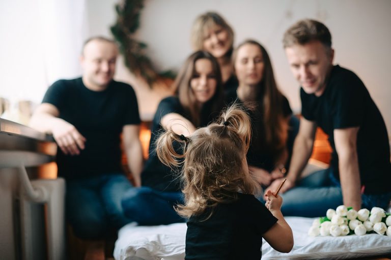 Tidak Bisa Mudik? Kirim Uang Pakai Aplikasi Fintech Saja Buat Bikin Keluarga Tetap Bahagia!