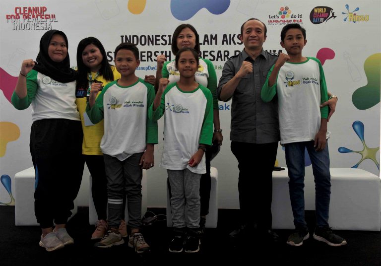 World Cleanup Day dan Rinso Gandeng Masyarakat Bijak Kelola Plastik dan Sampah