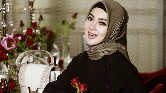 artis dan influencer nft syahrini