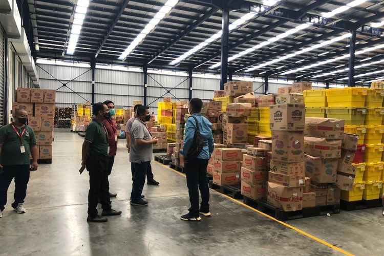 mafia minyak goreng ditimbun distributor produsen mafia