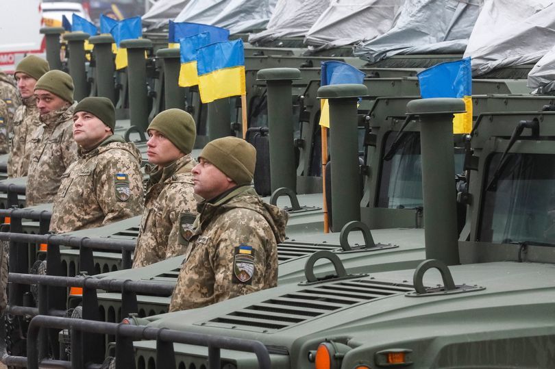 perlengkapan militer ukraina