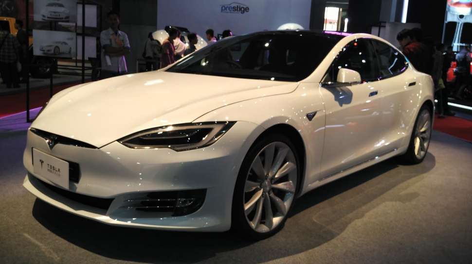 mobil tesla untuk menambang kripto