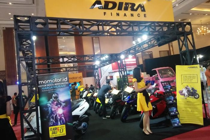 berapa denda telat bayar angsuran motor adira