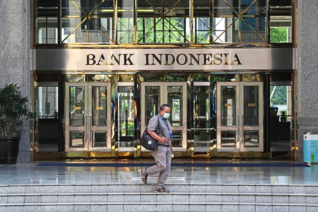 Ironi: BI Turunkan Suku Bunga, Bunga Kredit Bank Naik! Masyarakat Terbebani