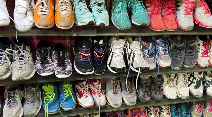 Impor Sepatu Bekas Ilegal