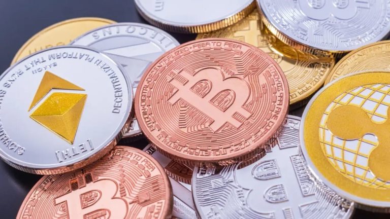 Berita Bitcoin Hari Ini: Bitcoin Alami Penurunan, Solana Positif