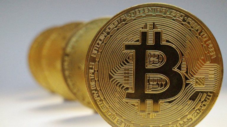 Cryptocurrency Hari Ini: Harga Bitcoin Merosot, Keuntungan selama April Terhapus
