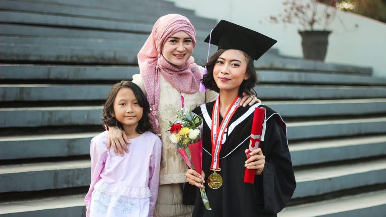 Kredit Dana Pendidikan Terjangkau, Intip Rekomendasinya Yuk!