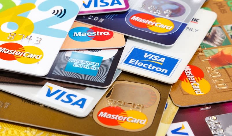 Perbedaan Kartu Kredit Visa dan Mastercard: Manfaat dan Resiko