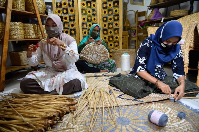 Perbedaan UMKM dan Startup: Dampak Ekonomi Negara