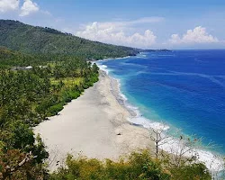 Pantai Senggigi Bali - Destinasi Wisata Terbaik di Indonesia