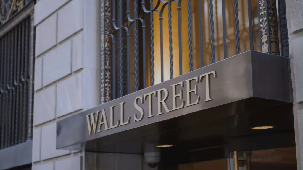 wall street terhadap kebijakan veto kripto SEC - 0