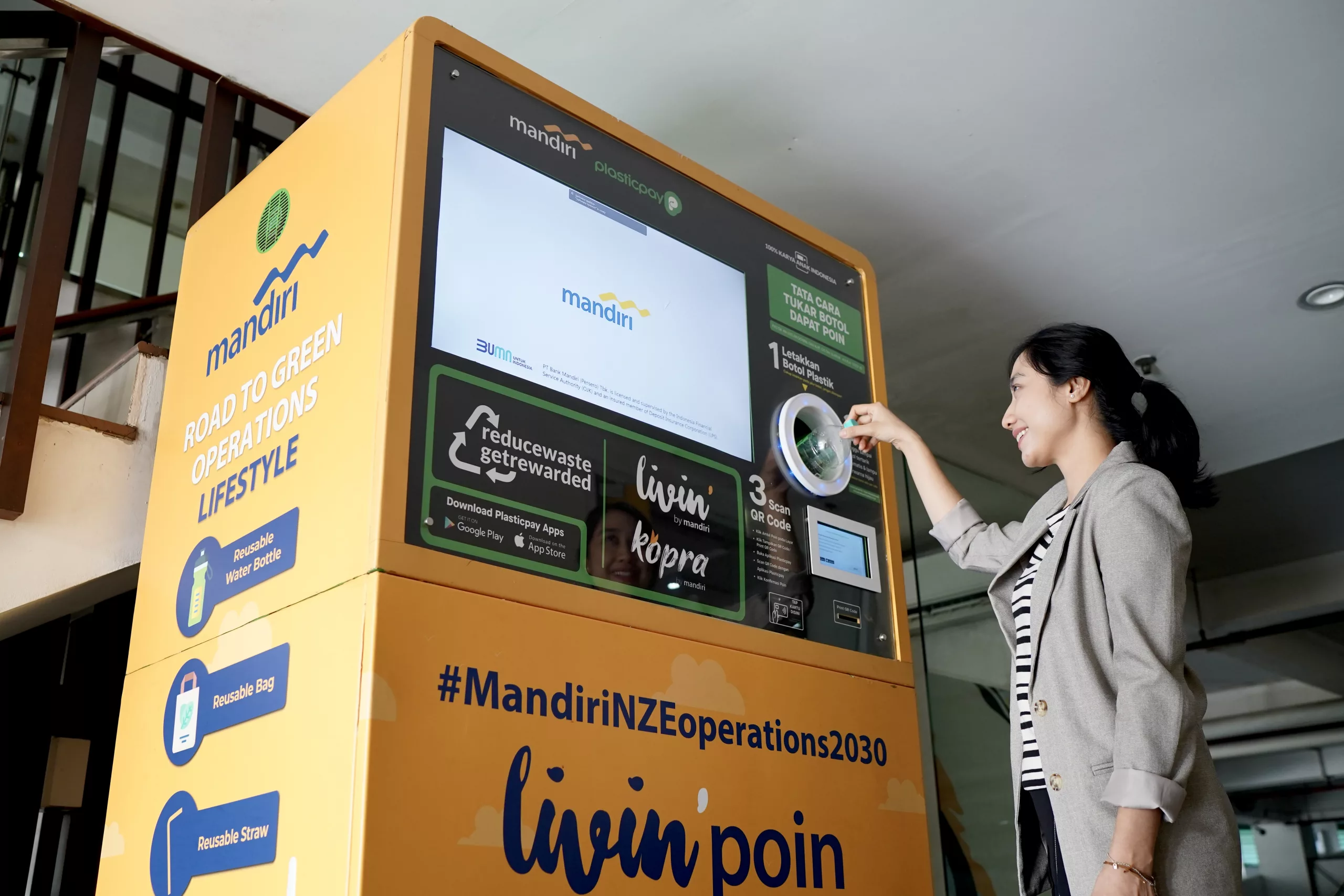 Bank Mandiri Luncurkan Reverse Vending Machine, Dorong Gerakan Peduli Lingkungan