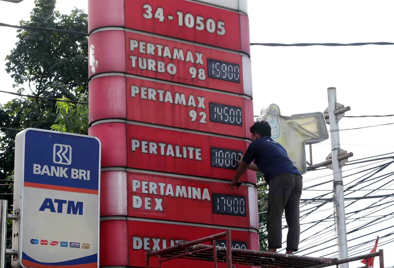 Harga BBM Pertamax Turbo Resmi Naik, Pertalite Tetap Stabil