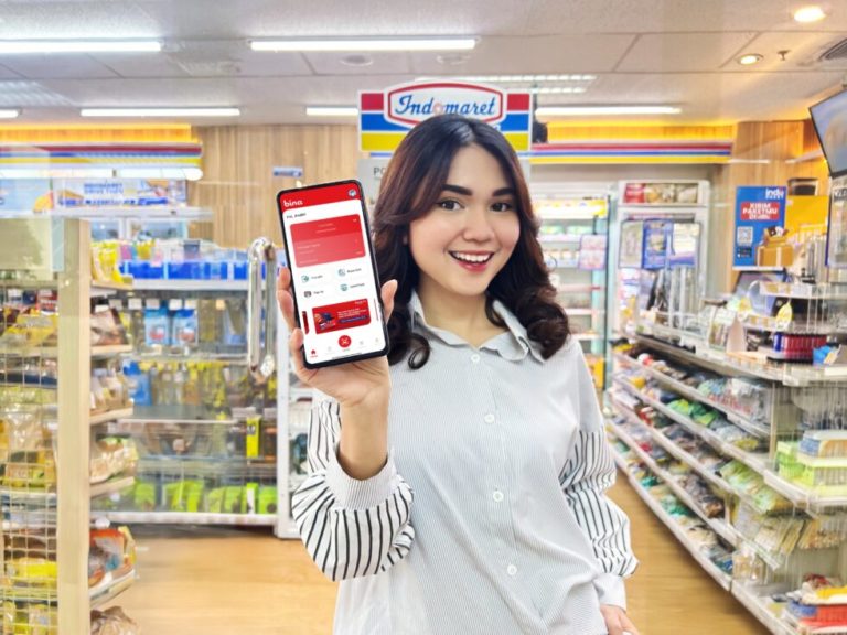 Gokil! Aplikasi Binadigital Permudah Setor-Tarik Uang, Bisa di 22.000 Gerai Indomaret dan Cuma Pakai HP Aja Lho!