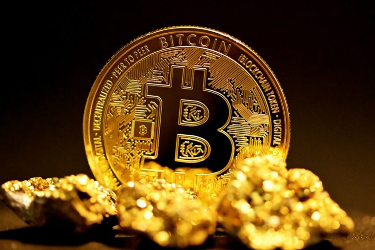 bitcoin bertahan di level tertinggi