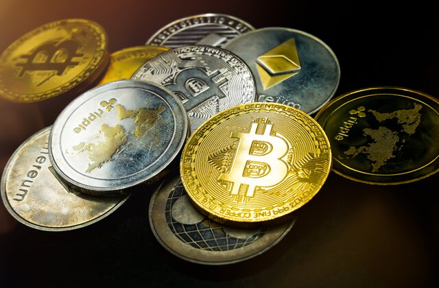 beda bitcoin dan altcoin