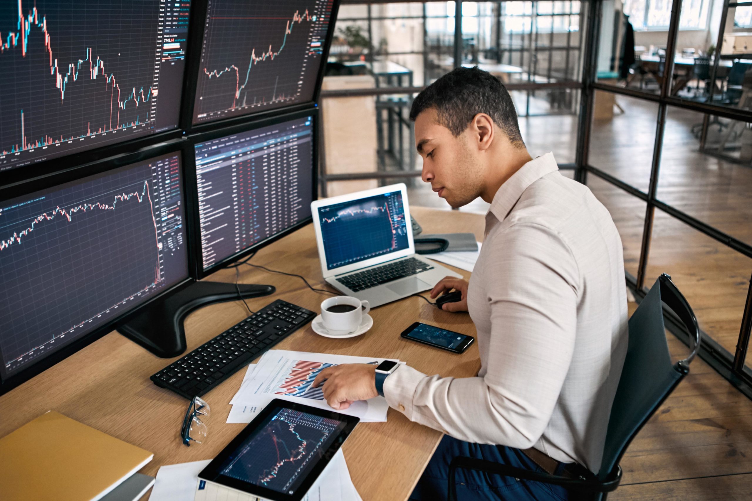 beda bitcoin dengan saham